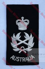 Load image into Gallery viewer, Insignia Field Marshal Army Shoulder
